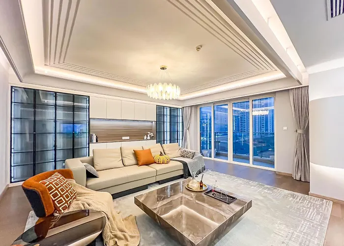 Eastern Hub - Xintiandi Branch Super Luxury 4 Bedrooms 3 Bathrooms Premium Quality Apt