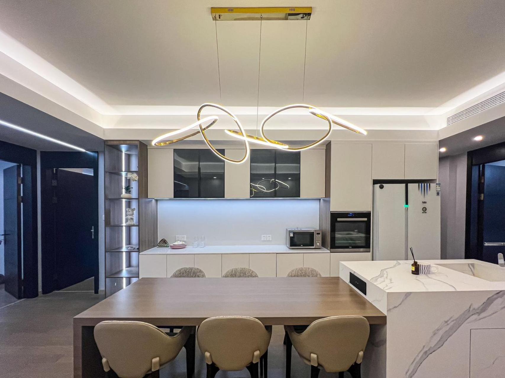 Eastern Hub - Xintiandi Branch Super Luxury 4 Bedrooms 3 Bathrooms Premium Quality Apt Apartment *